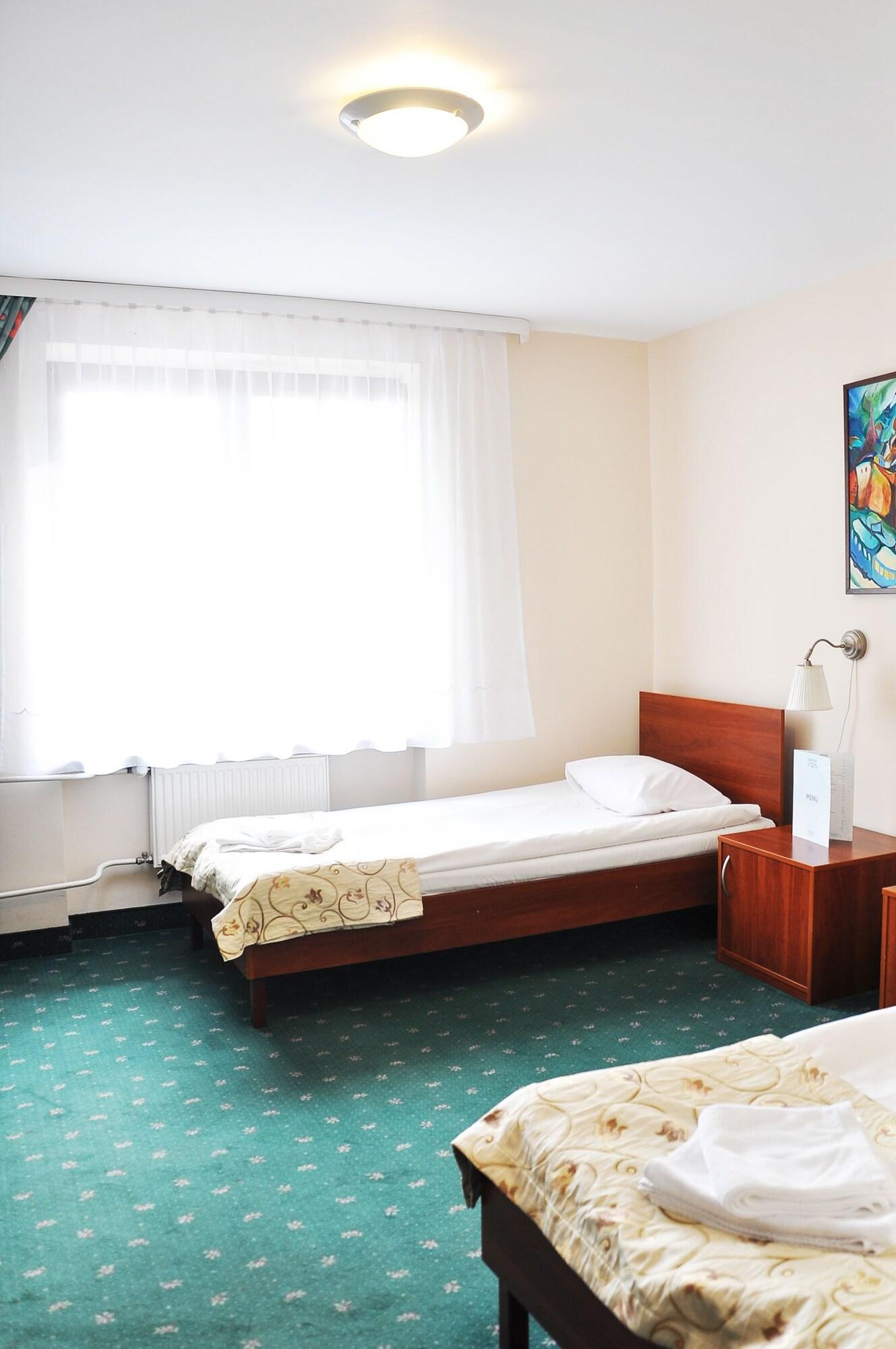 Parkhotel Economic Wielka Wies (Krakow) Exterior foto